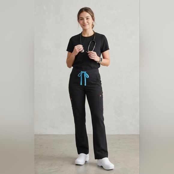 Figs Pants - FIGS Black FIONx Kade Bootcut Cargo Scrub Pants - Size XS Petite (XSP)